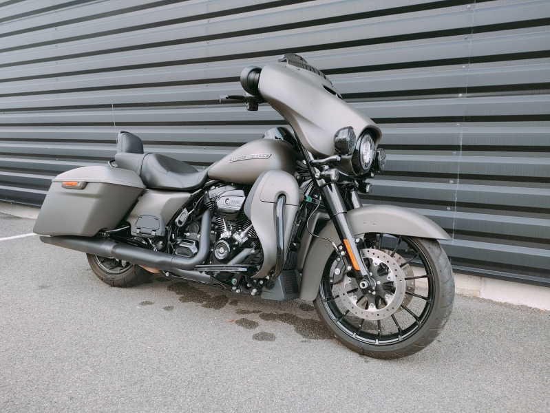 HARLEY-DAVIDSON Street Glide