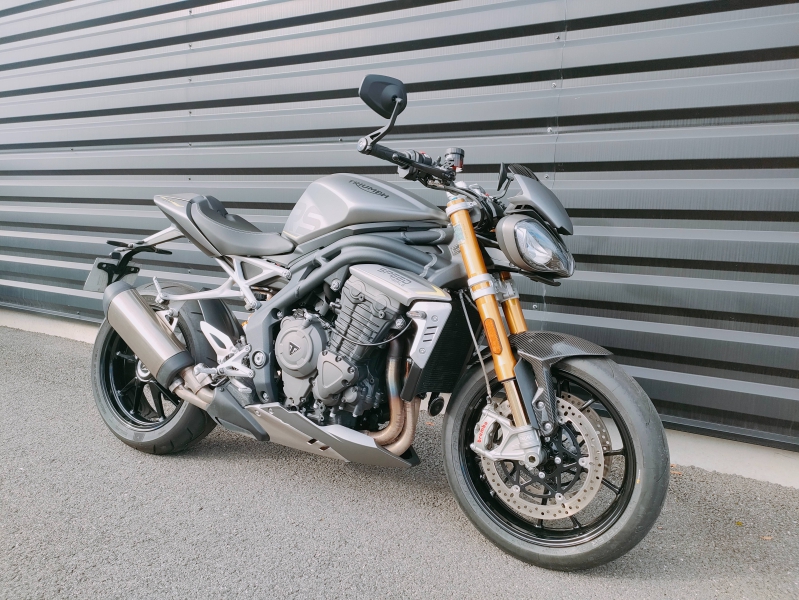 TRIUMPH Speed Triple