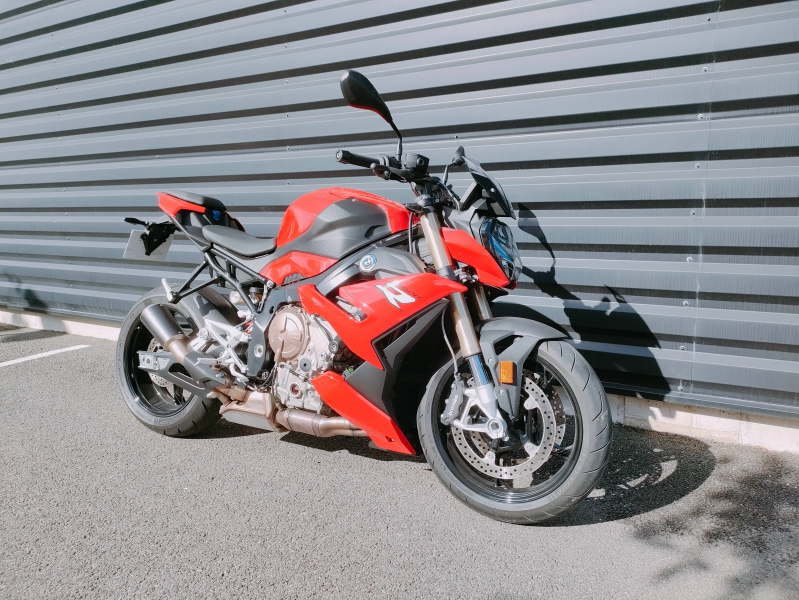 BMW S